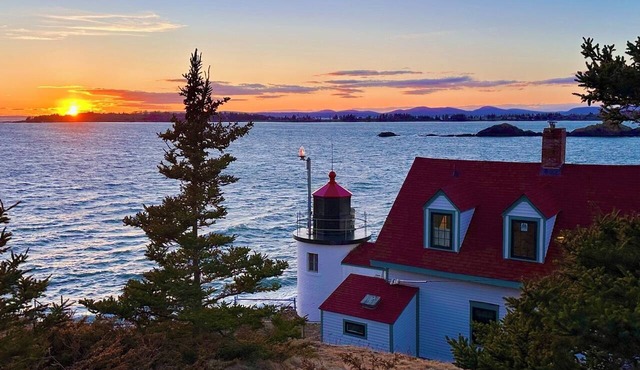 Historic Lighthouse Escape in Maine - Panoramic Ocean Views