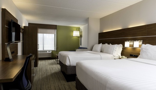 Holiday Inn Express & Suites Charlotte Arpt-Belmont by IHG