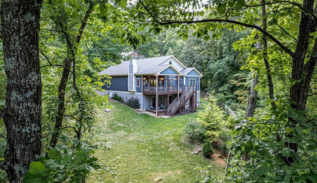 Impressive Cabin with Great Surroundings in Chattanooga, Tennessee