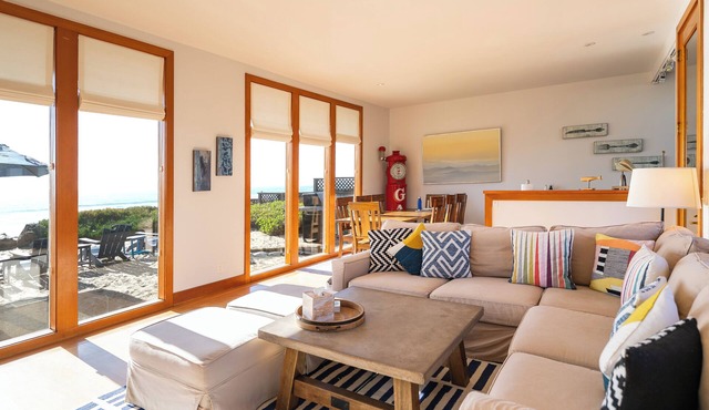 Impressive Oceanfront Family Home in Seadrift
