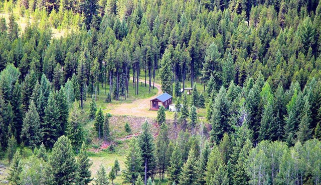 Incredible Mountain Views just Steps to the Flathead River