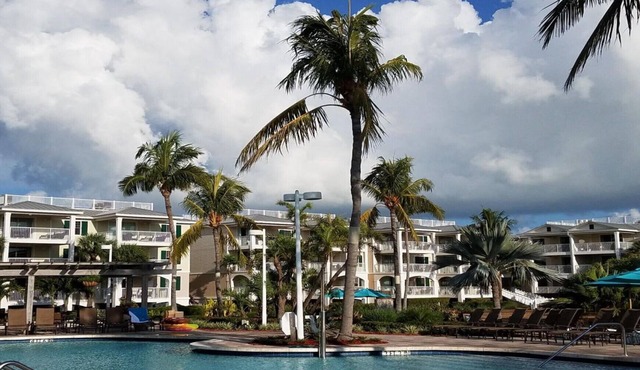 Key West 2BR Retreat – Ocean Views & Island Adventure