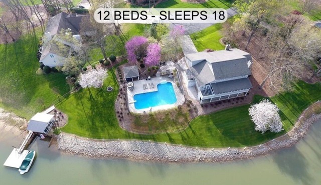 Lake Norman Luxury - Large Saltwater Pool, Dock & Boathouse - Sleeps 18