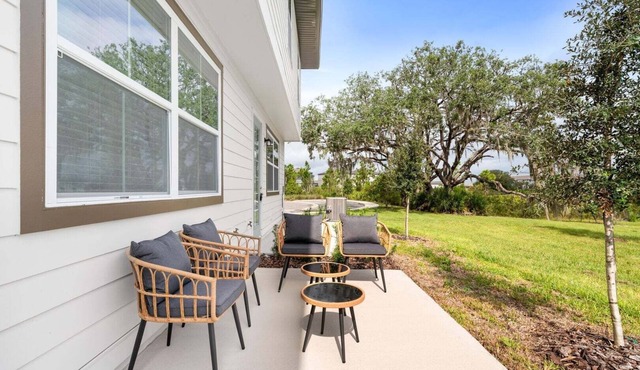 Lake View Villa |Sleeps 8!