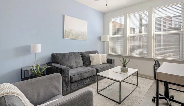 Landing | Chic 1BD, Gym, Pool