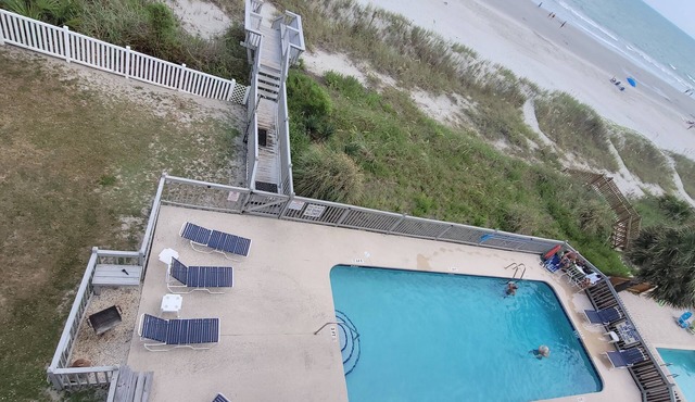 Leave your worries behind in this cozy getaway right on the beach!