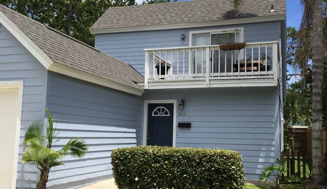 Location Anastasia Island home, Bring your bikes!