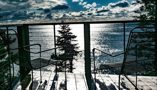 Lovely oceanfront house with stunning sea views