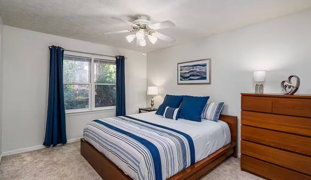 Lovely townhome in Avondale Estates - 2 bedrooms 2.5 bathrooms. Near Decatur