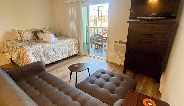 Luxurious Studio In Newport Beach with High Speed Internet and AC + More