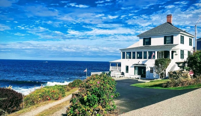Maine coast home with fabulous views!
