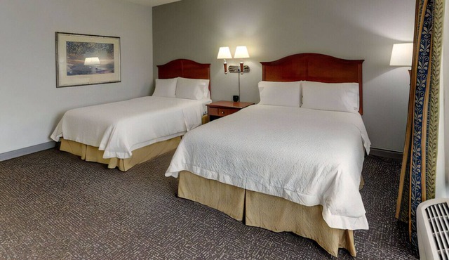 Modern & Comfortable Place! WiFi & Indoor Pool