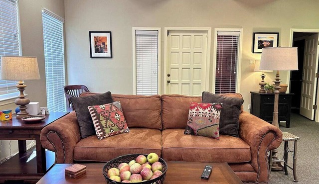 Mountain View Executive Retreat | Office | NE Heights
