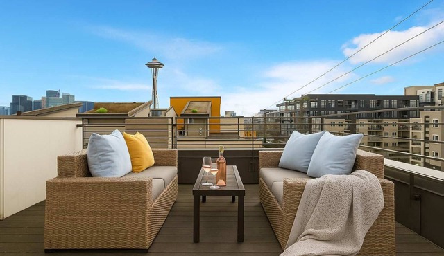 Near Space Needle, DT | 10 min to World Cup Games
