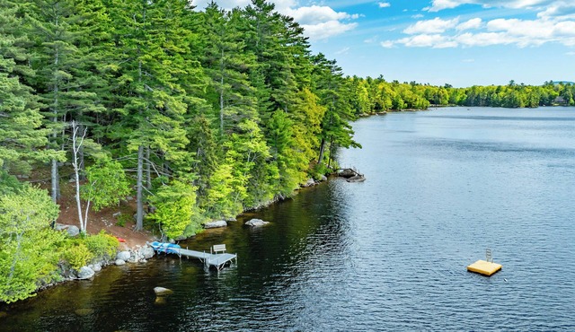 New Lakefront 3 Bedroom, 3.5 Bathroom Home on Toddy Pond with Dock and Kayaks