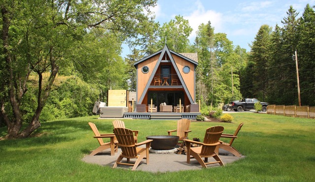 Newly Constructed - The Colby House is a stunning getaway in beautiful Belfast!