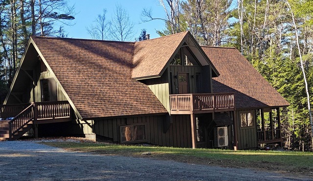 Newly Renovated 3 BRD, 2 BA chalet on 50 acres. Easy access to Loon Lake/Gore