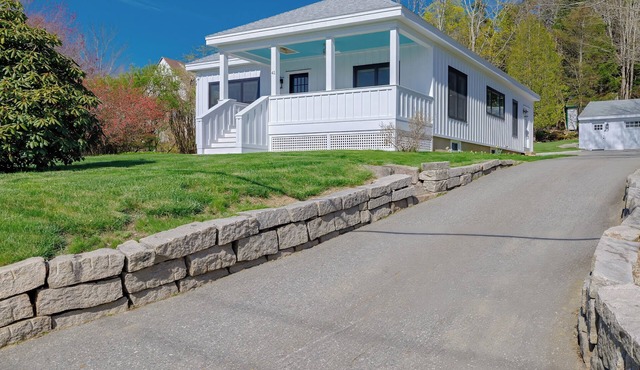 Newly Updated Island Cottage - Walk to the Beach & Acadia National Park