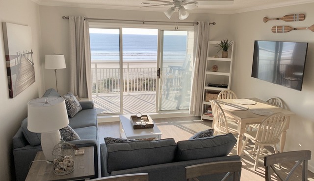 Oceanfront Condo 2BR/2BA with direct beach access+pool
