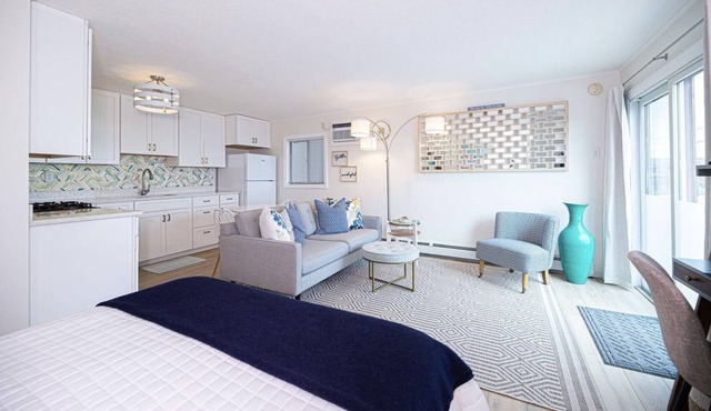 Oceanfront condo for two in Hampton
