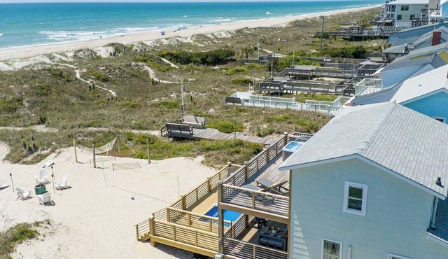 Oceanfront Oasis + Guesthouse: 2 Hot Tubs, Pool!