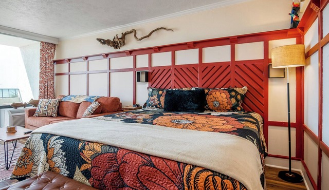 Oceans 211 is a colorful newly renovated suite in the popular Oceans Reef resort