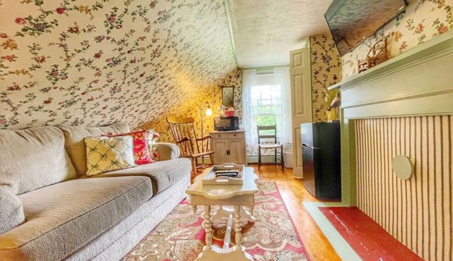 Open Hearth Inn Suite 3 - 10 min to Acadia!