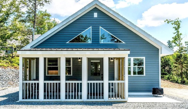 Peaceful Lakeside Cottage with Fire Pit & Screened Porch near Flanders Pond in Sullivan, Maine