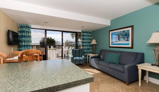 Peppertree Resort l 2br/PSC/#6 · North Myrtle Beach 2BR | Oceanfront & Balcony