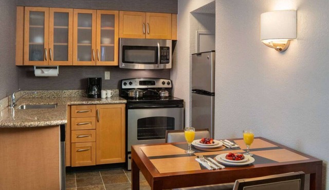 Perfect Suite for Exploring Nashville's Charm w/Free Breakfast, Pets Allowed!