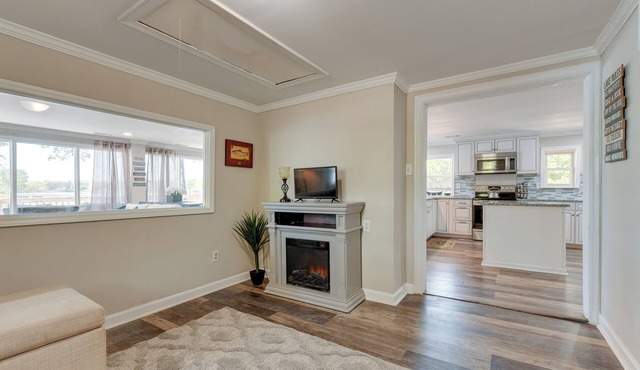 Pet-friendly Lexington Vacation Rental on Lake!