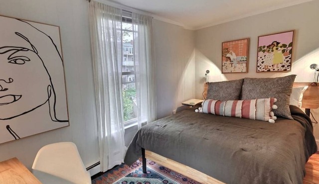 Petit Pad Atop Munjoy Hill+Steps to Eastern Prom!