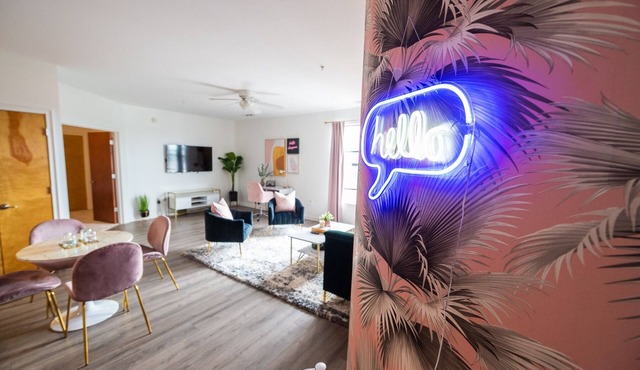 Plush Palm Paradise - West End