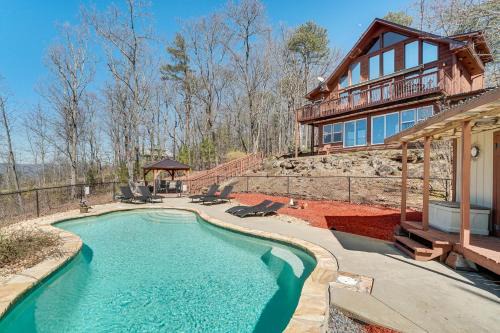 Pool, Hot Tub & Mountain Views: Cleveland Cabin