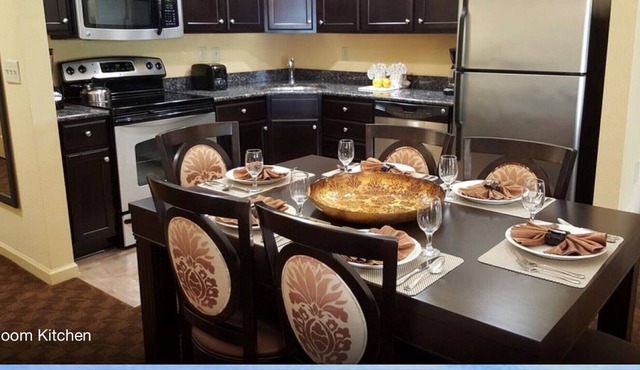 Premium Willliamsburg Rental Vacation - Unit 1 Fri, 7/1 to Fri, 7/8 dates fixed in Williamsburg