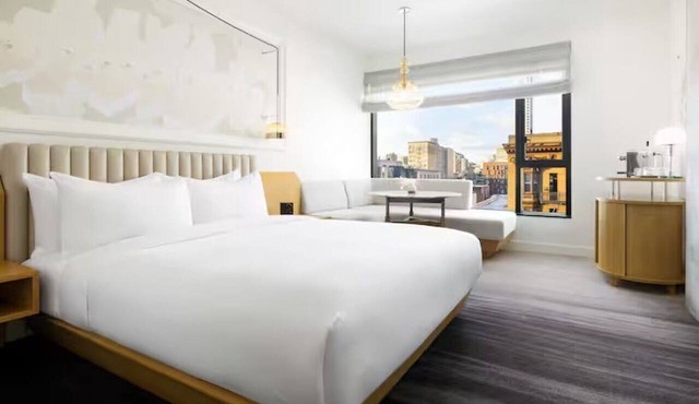 Prime Location: Comfortable Superior King Room at Timbri Hotel, San Francisco