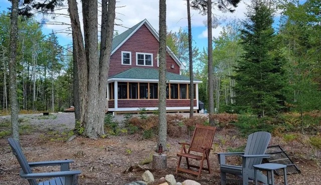 Private 14 acre waterfront 3-bedroom cabin in the peaceful forests of Maine