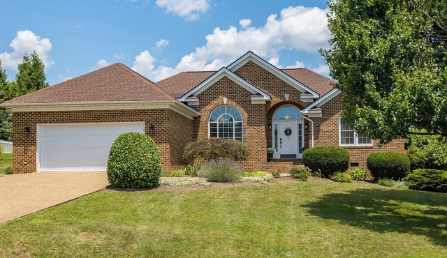 Private & Spacious - Near JMU & Massanutten - Grill + Firepit - Sleeps 10
