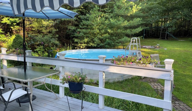 Private yard, quiet neighborhoodn7 mi. to Saratoga Race Coursen9 mi. to SPACnnnn
