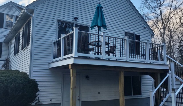 quiet, walking distance to downtown Ellsworth,15 miles from Acadia National Park