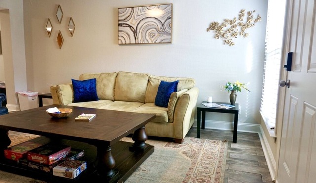 Rare Charming Townhome By Plaza Midwood/Noda, 10 min drive uptown