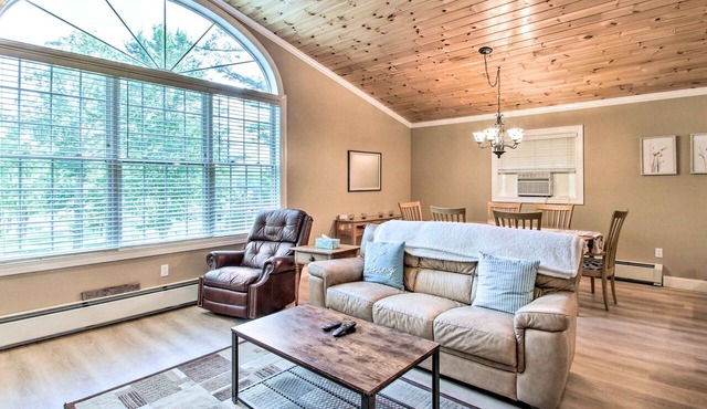 Readfield Retreat w/Lake Maranacook Views!