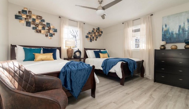 Rear deck w/Soaking tub + Wi-Fi & Parking