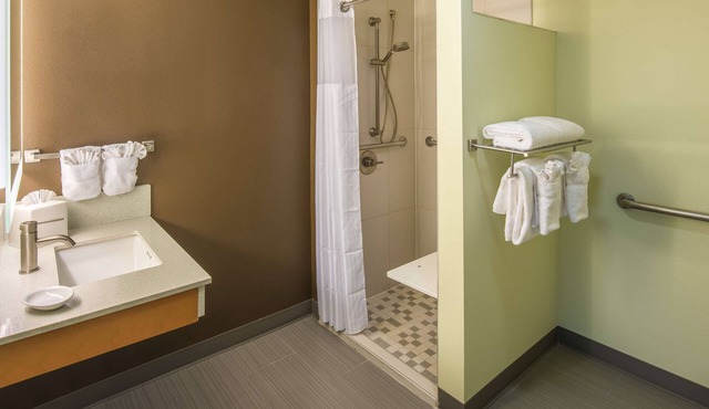 Red Lion Inn & Suites Everett in Everett
