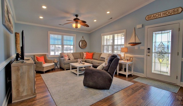 Relax at Beach Therapy, a 3-bedroom retreat in Surf City, perfect for family fun!