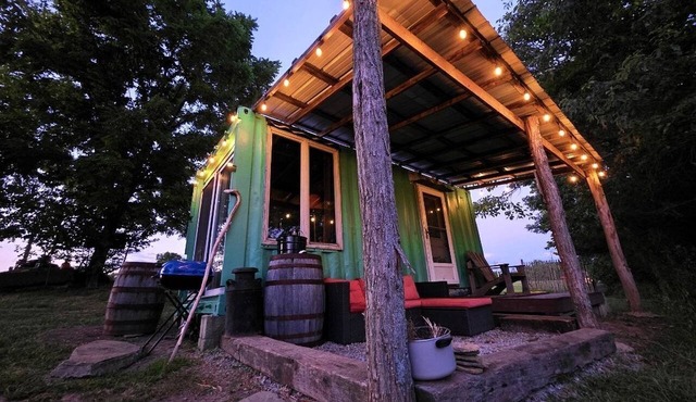 Rustic Container Accommodation for Glamping in Kentucky in Owenton