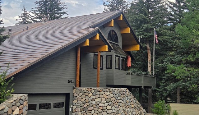 Sage Haven Welcomes EIGHT to TEN Guests. Let the Sun Valley Adventures Begin!