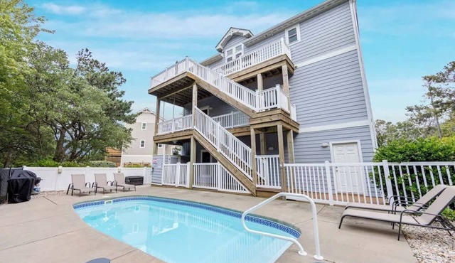 Saltwater Pool, EV Charger, and Walk to Beach!