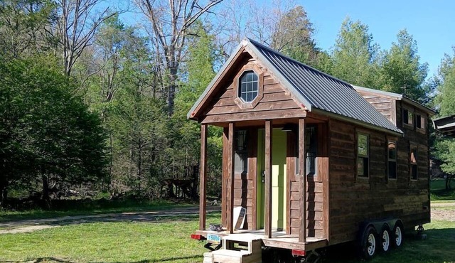 Scenic Blue Ridge Tiny House with Private Deck & Nature Views in Max Meadows, Virginia