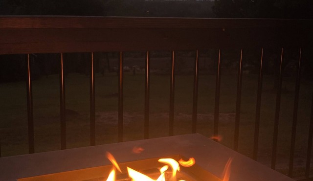 Scenic Sunset Place. Beautiful Mountain View’s and sunsets from the front deck.